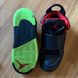 Kids used Jordan’s son of Mars size 1y